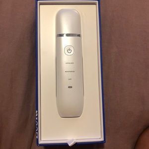 Essia Ultrasonic lifting and exfoliating wand